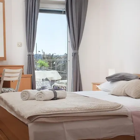 Apartman Kuzmanic شقة *