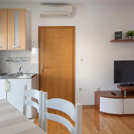 شقة Apartman Kuzmanic ماكارسكا