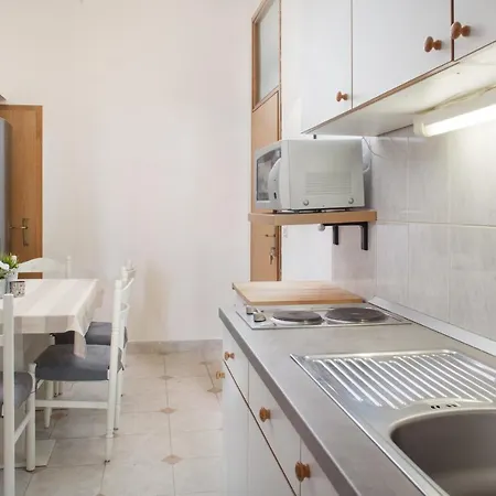Apartman Kuzmanic شقة *
