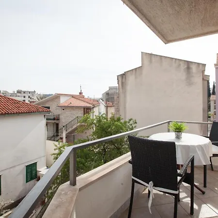 Apartman Kuzmanic شقة *