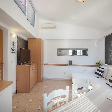 Apartman Kuzmanic شقة