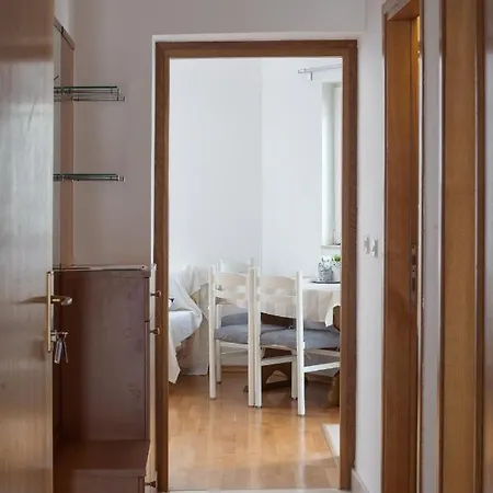 Apartman Kuzmanic شقة